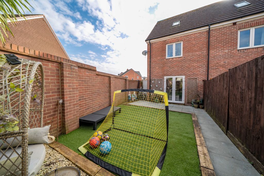 Property photo 2 of 19