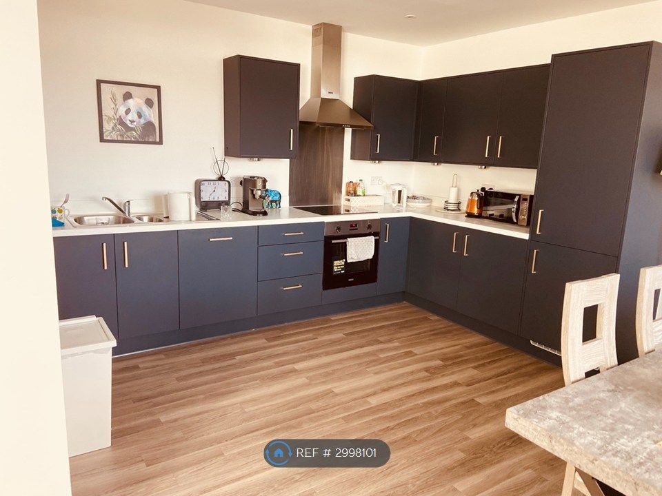 Property photo 3 of 7 Kitchen
