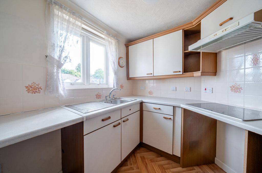 Property photo 3 of 10 6-6A71B79179719-1...