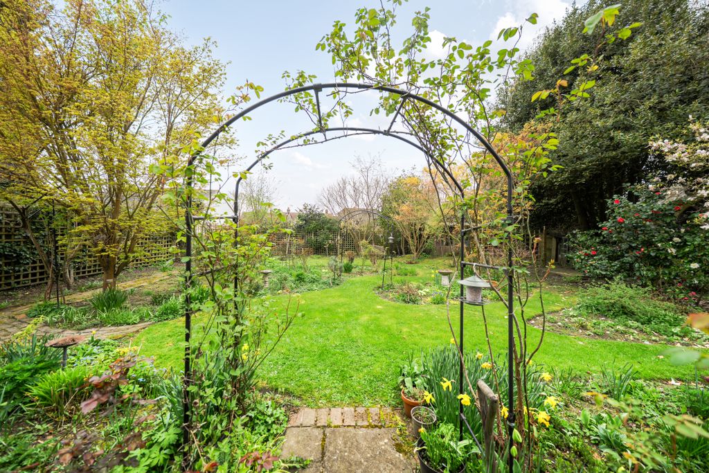 Property photo 3 of 18