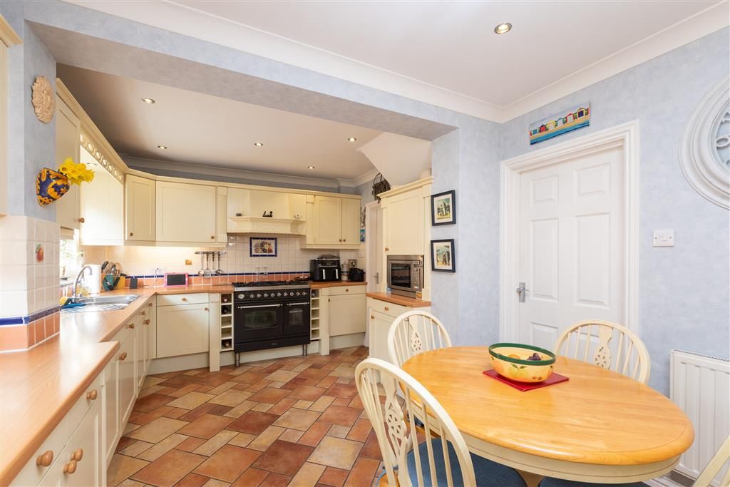 Property photo 3 of 11 Kitchen/Diner