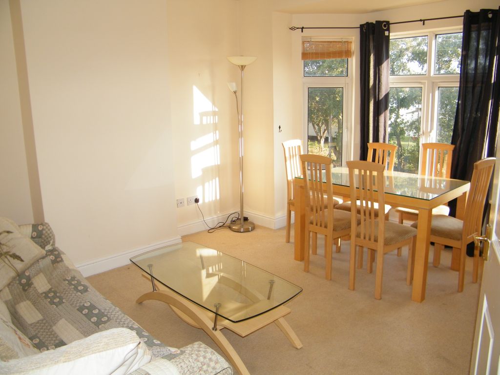 Property photo 2 of 4 Lounge