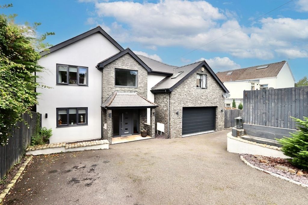 Property photo 2 of 68
