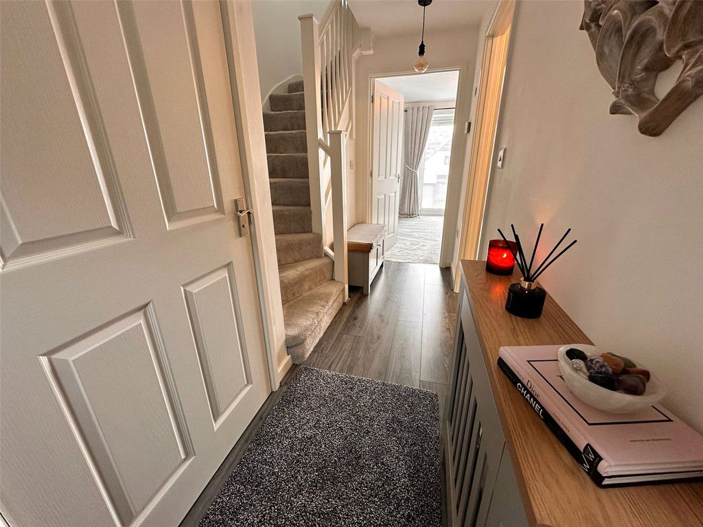 Property photo 2 of 17 Picture No. 03
