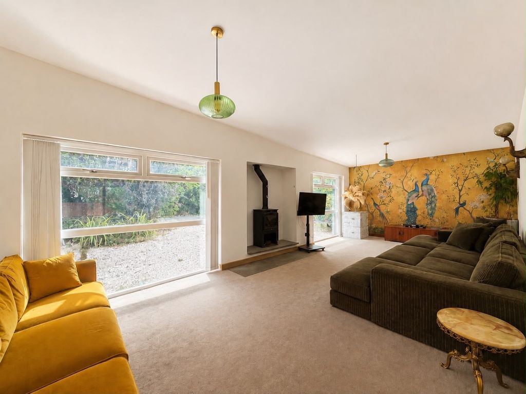 Property photo 2 of 19 5412792