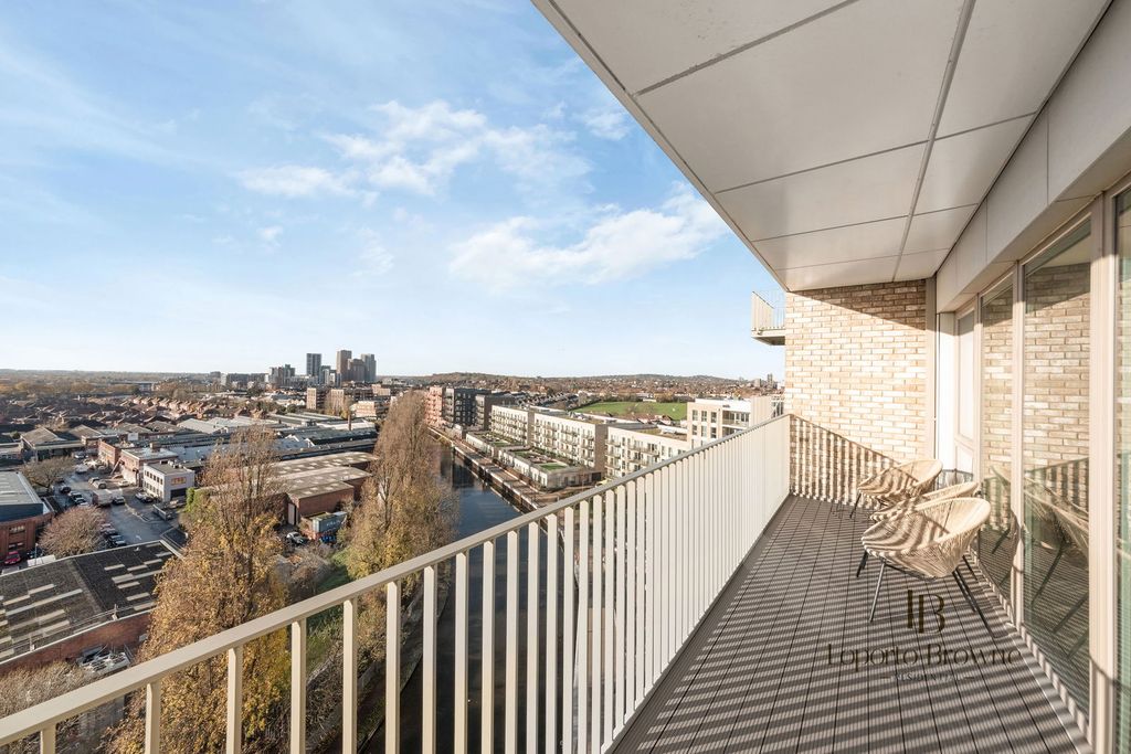 Property photo 3 of 26