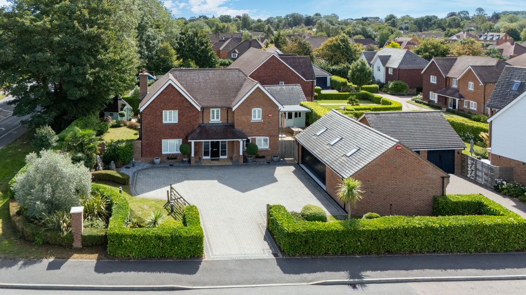 Property photo 1 of 33