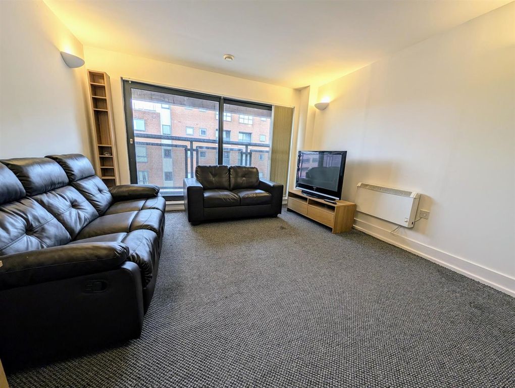 Property photo 1 of 11 Living Room.Jpg