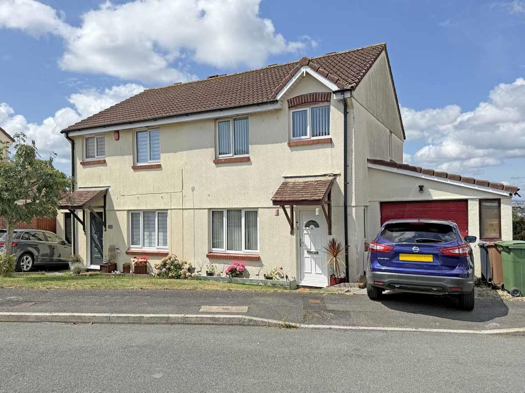 Property photo 1 of 19 Battershall Close 9 - Front...Jpg