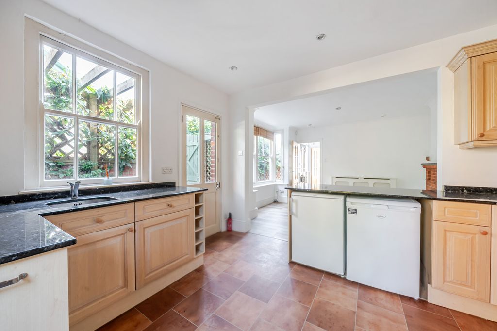 Property photo 3 of 18