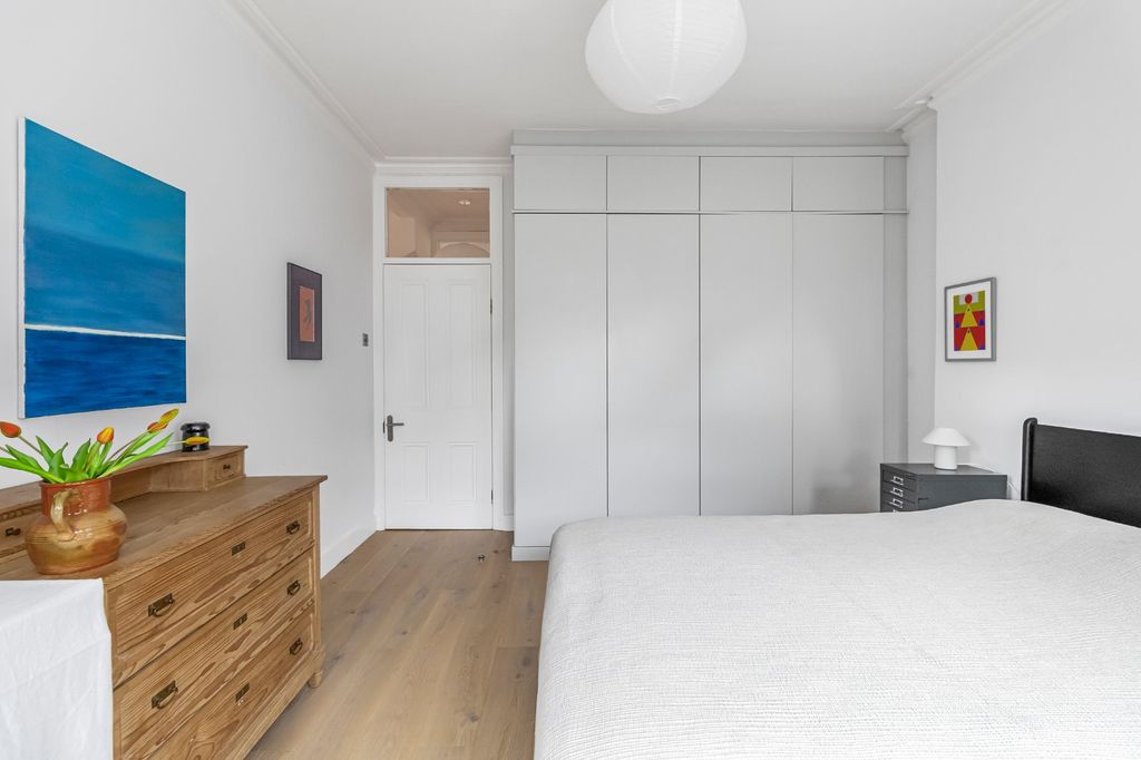 Property photo 2 of 19 Picture No. 24