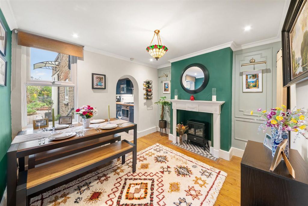 Property photo 1 of 39