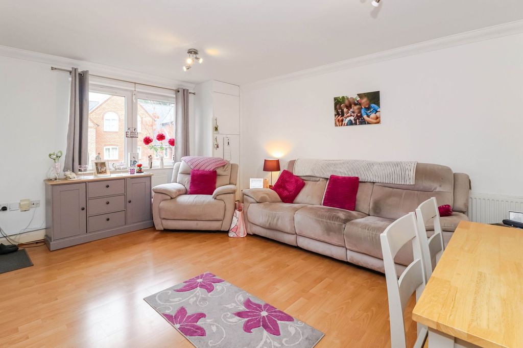 Property photo 3 of 12