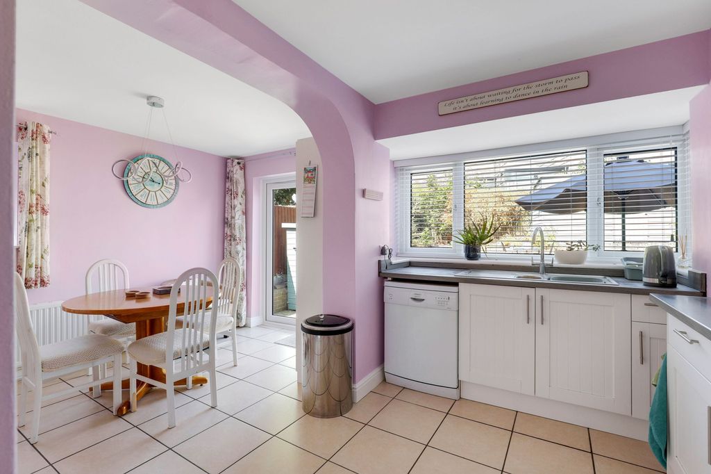 Property photo 3 of 19