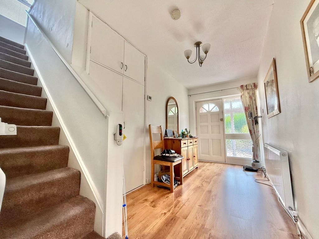 Property photo 2 of 30