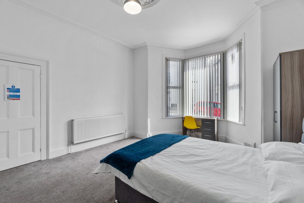 Property photo 2 of 8 0012