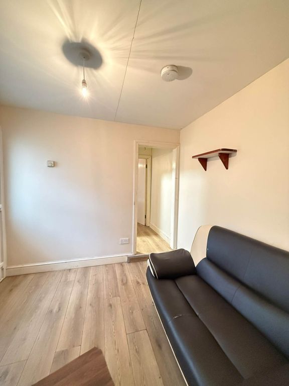 Property photo 1 of 3