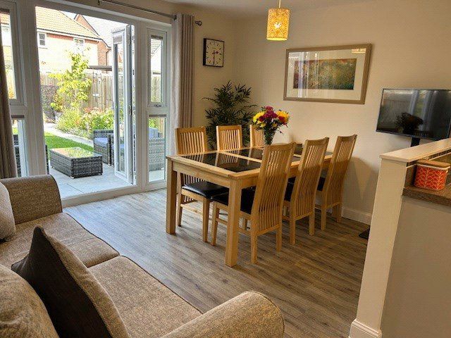Property photo 2 of 11 Dining Room