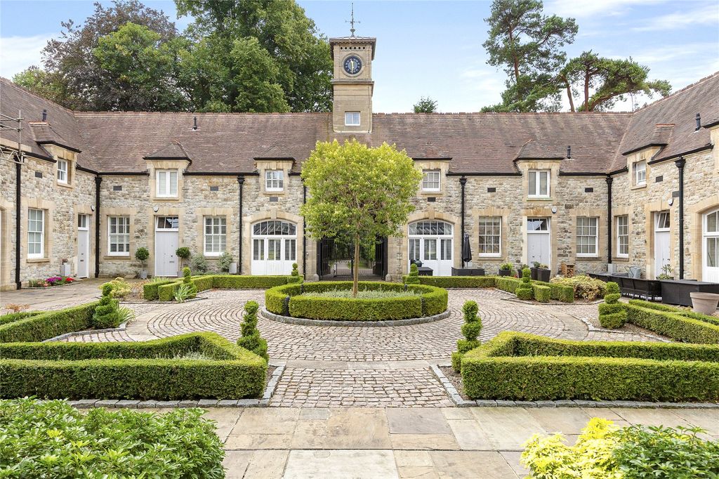 Property photo 1 of 12 The Stables