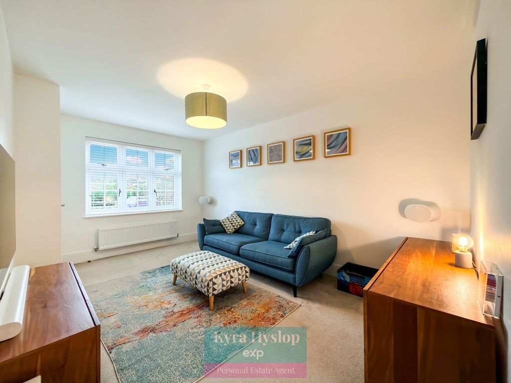 Property photo 3 of 17