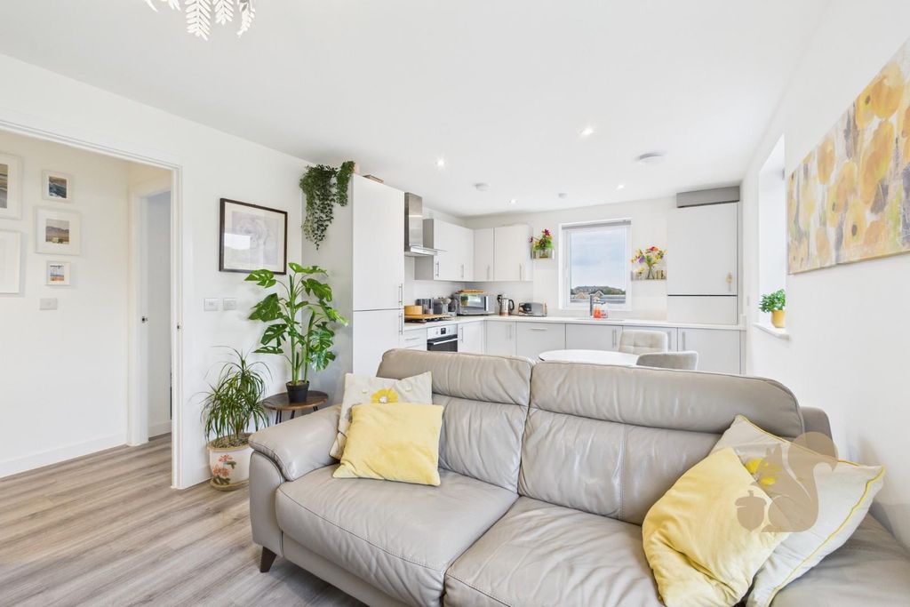 Property photo 3 of 17 Cam01254G0-Pr0357-Still016.Jpg