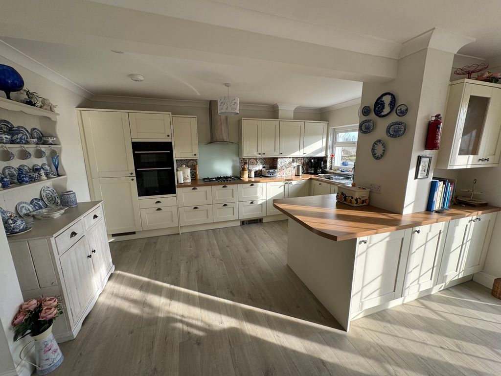 Additional image 7 of 4 bed detached house for saleTopsham Drive, Hill Lane, Kilgetty, Pembrokeshire SA68