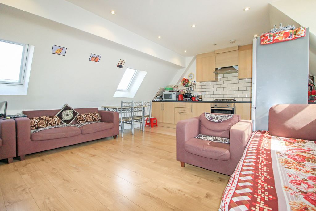 Property photo 3 of 7 Gallery