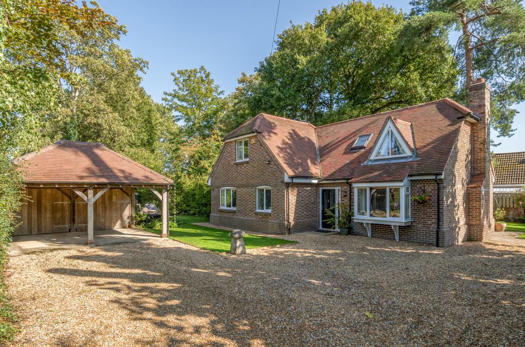 Property photo 1 of 18 1355365-7-68cd458...