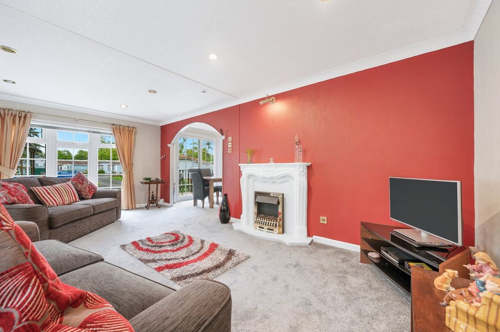 Property photo 3 of 27