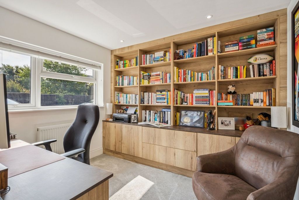 Property photo 3 of 21 Photo 14