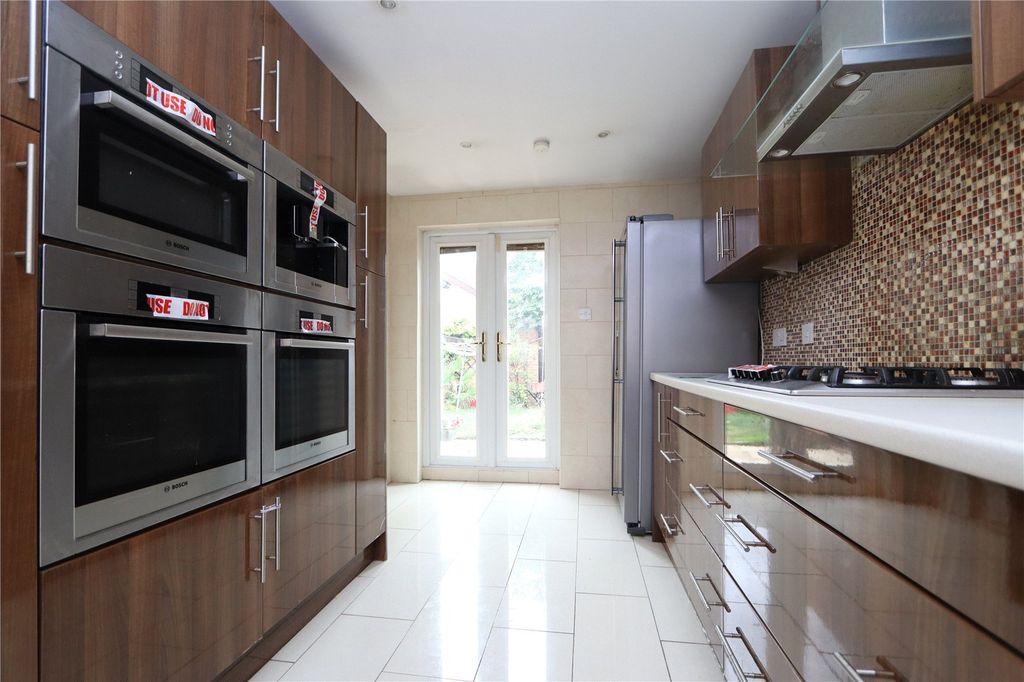 Property photo 2 of 15 Picture No. 08
