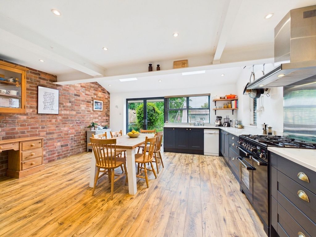Property photo 2 of 27 Family Dining Kitchen