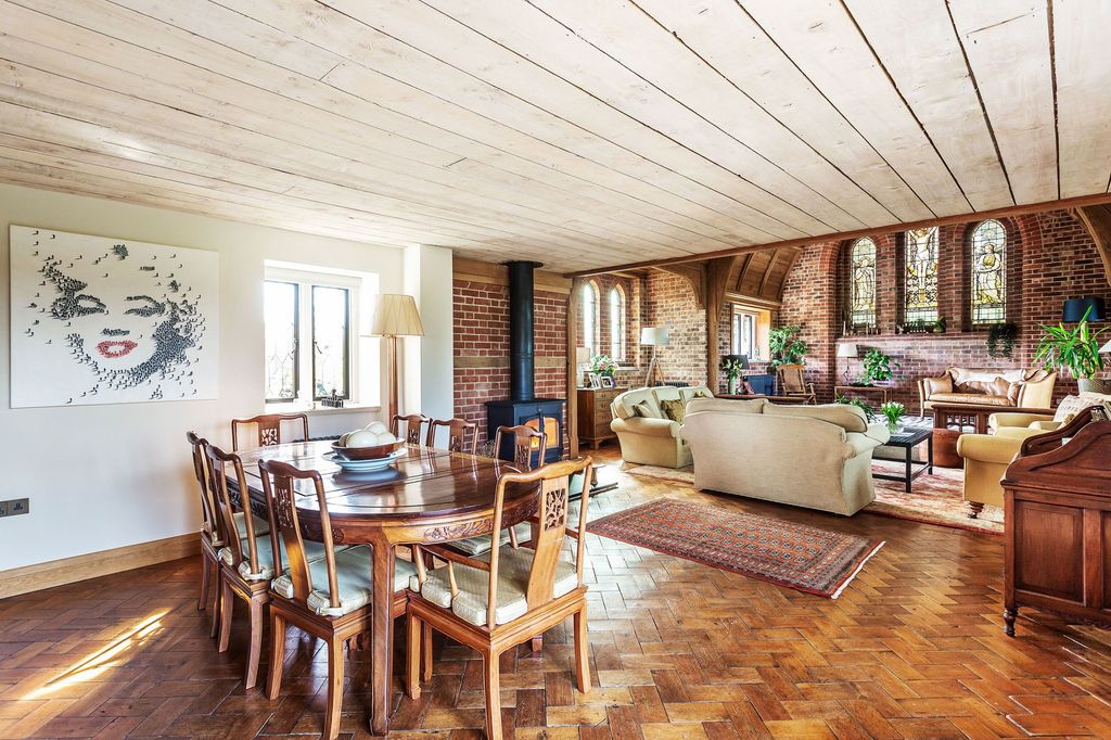 Property photo 2 of 17