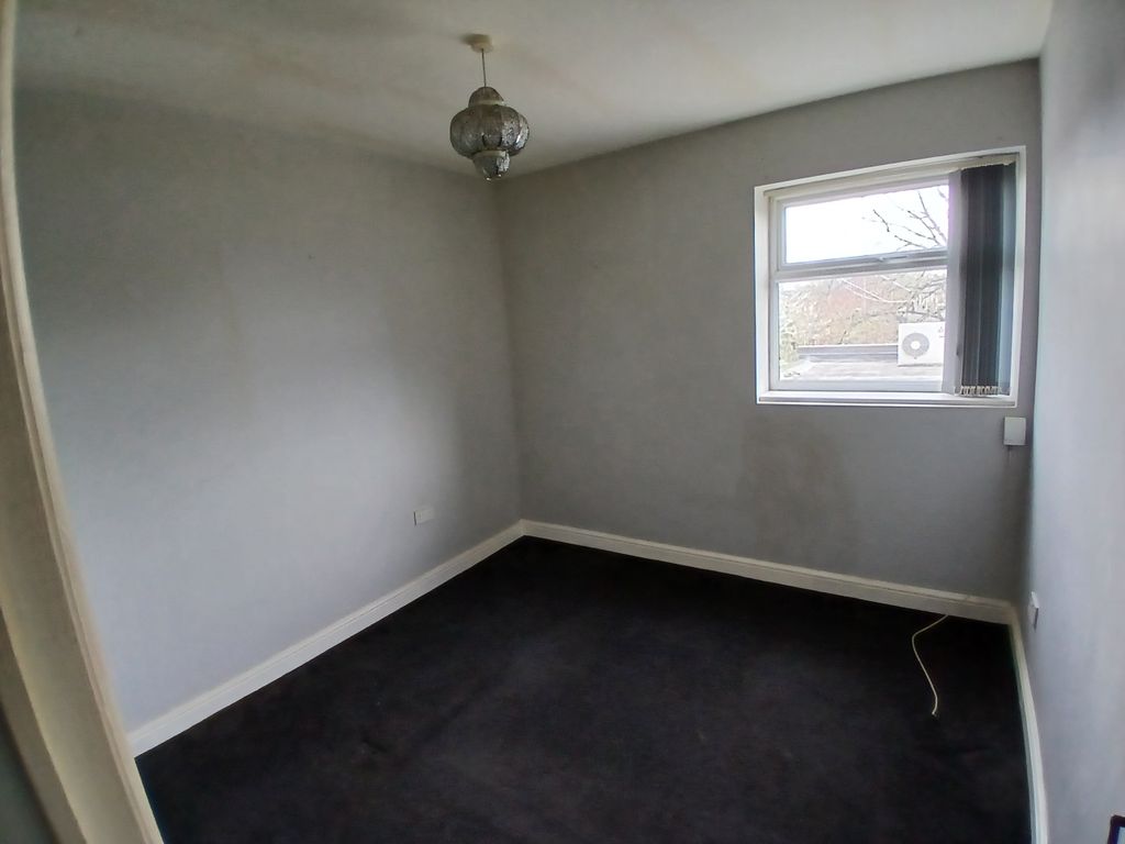 Property photo 3 of 5 Bedroom 1