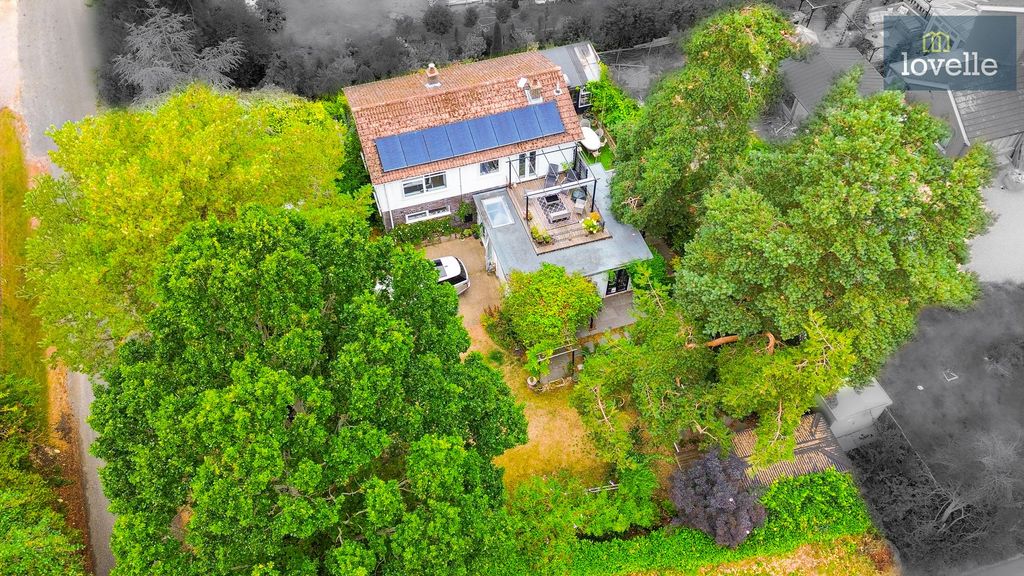 Property photo 2 of 38