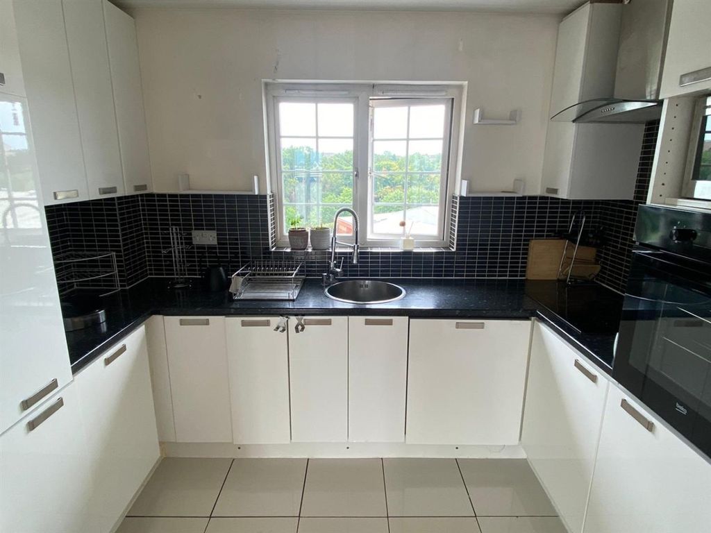 Property photo 2 of 10 4531371