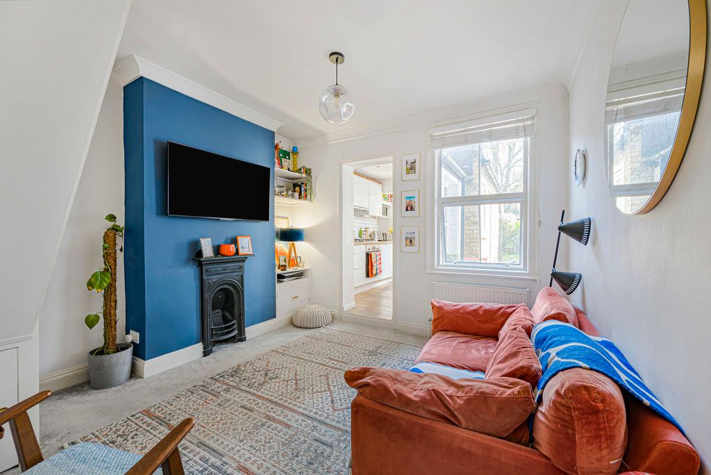 Property photo 2 of 10 Lounge