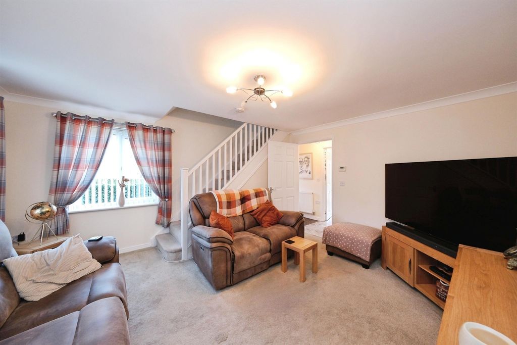 Property photo 2 of 23