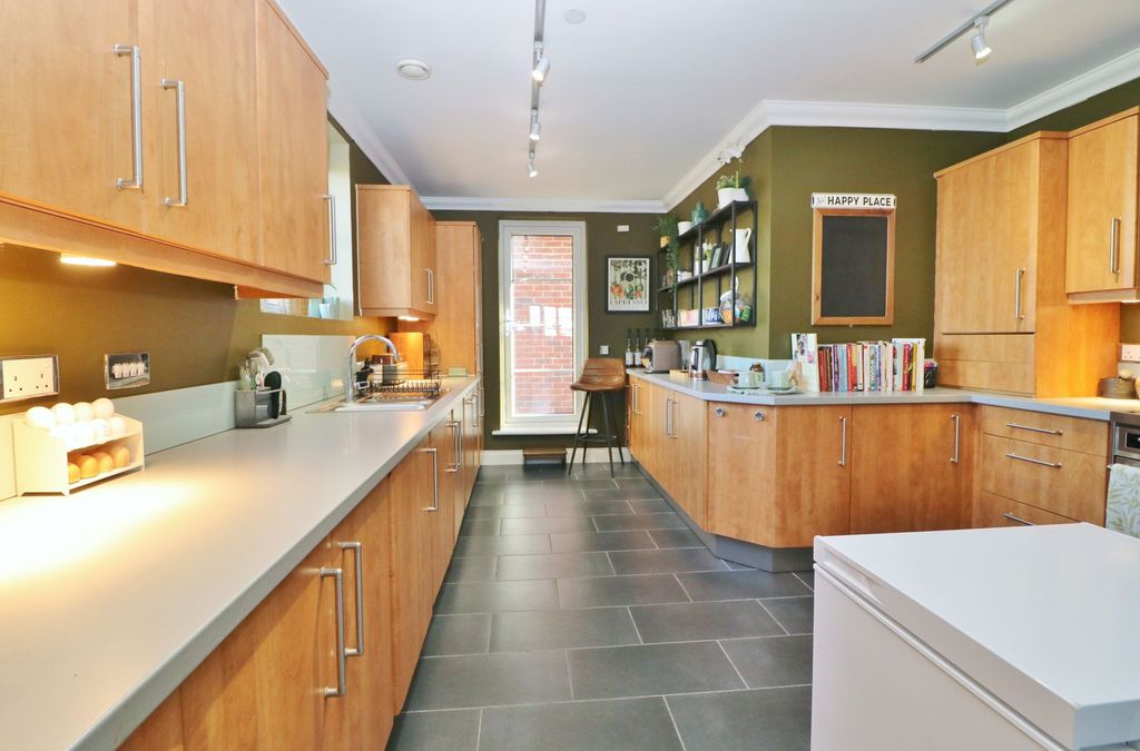 Property photo 3 of 26