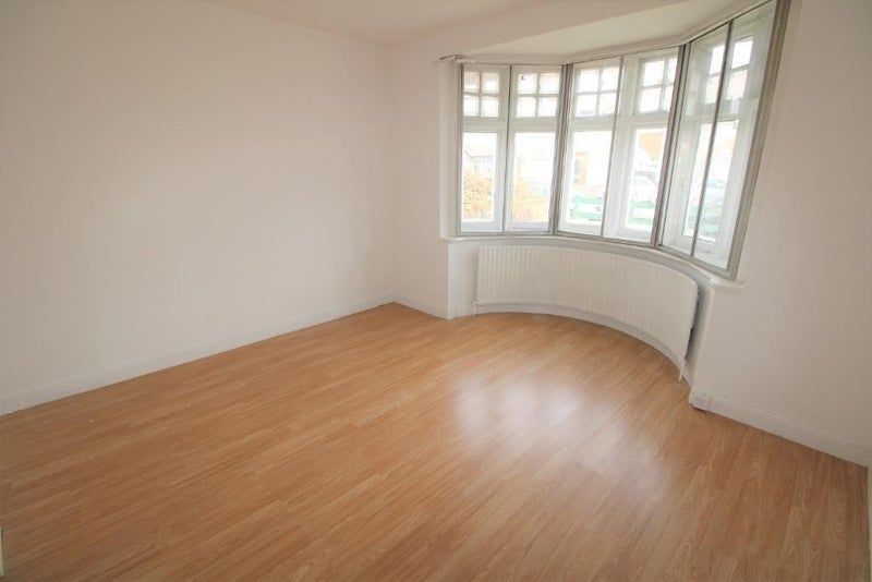 Property photo 2 of 5 Bedroom