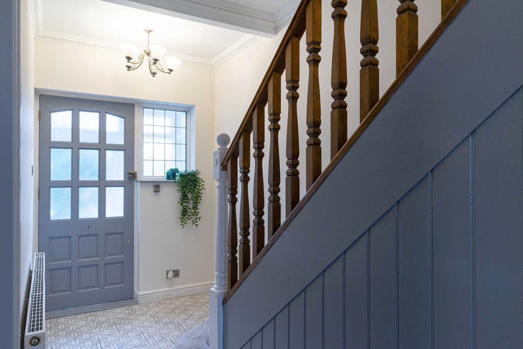 Property photo 3 of 28 Entrance Hallway