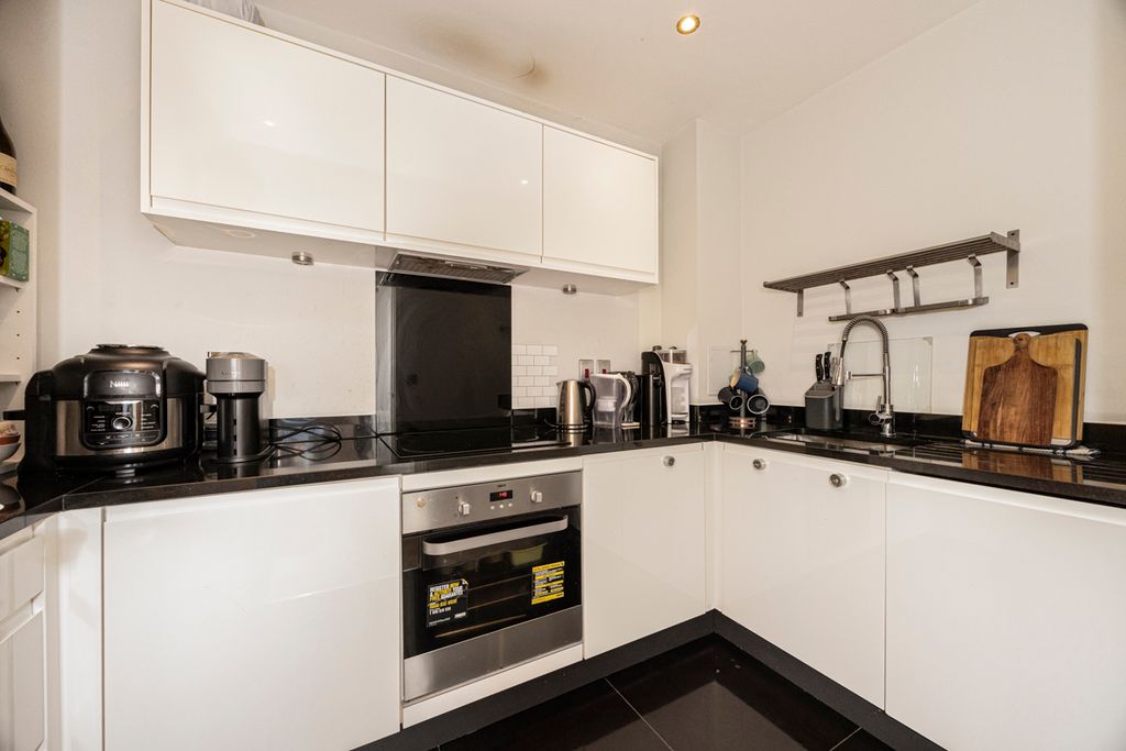 Property photo 3 of 14 Kitchen