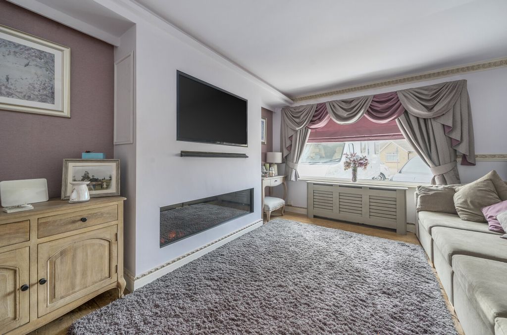 Property photo 2 of 25 1328384-13-68822c...