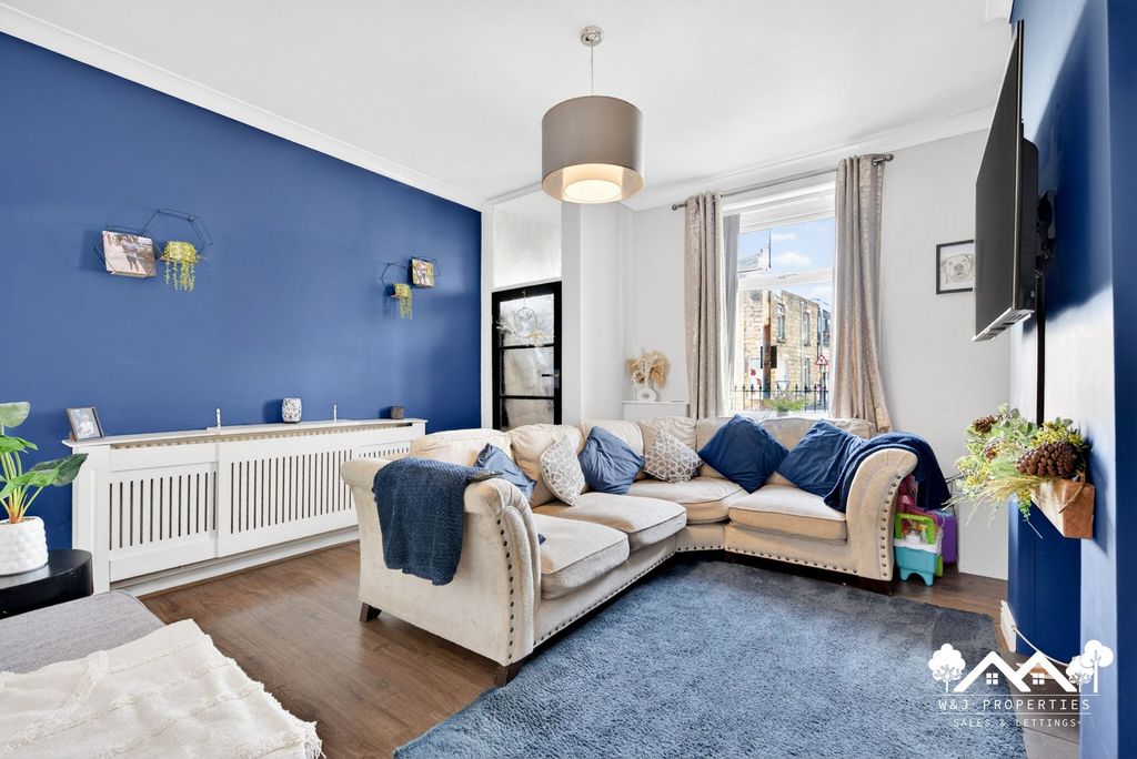 Property photo 3 of 26