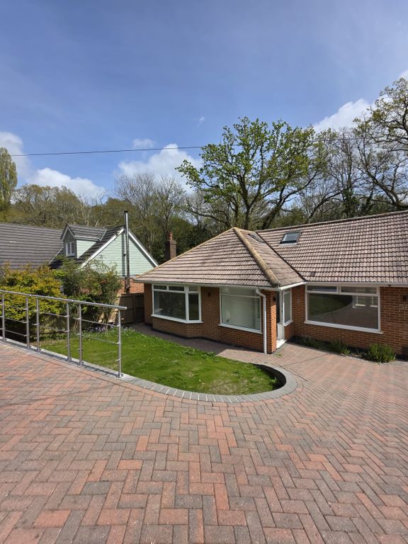 Property photo 1 of 23 Broadstone 4 Bedroom 2 Bathroom Newly Refurbished House With A Garden & Gate To The Park Offering A Long Let