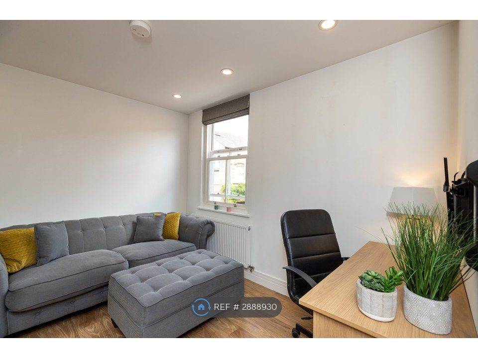 Property photo 3 of 15 Attractively Furnished