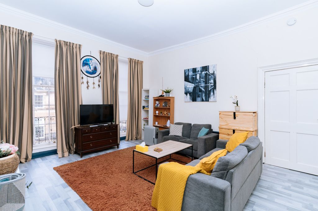 Property photo 2 of 30