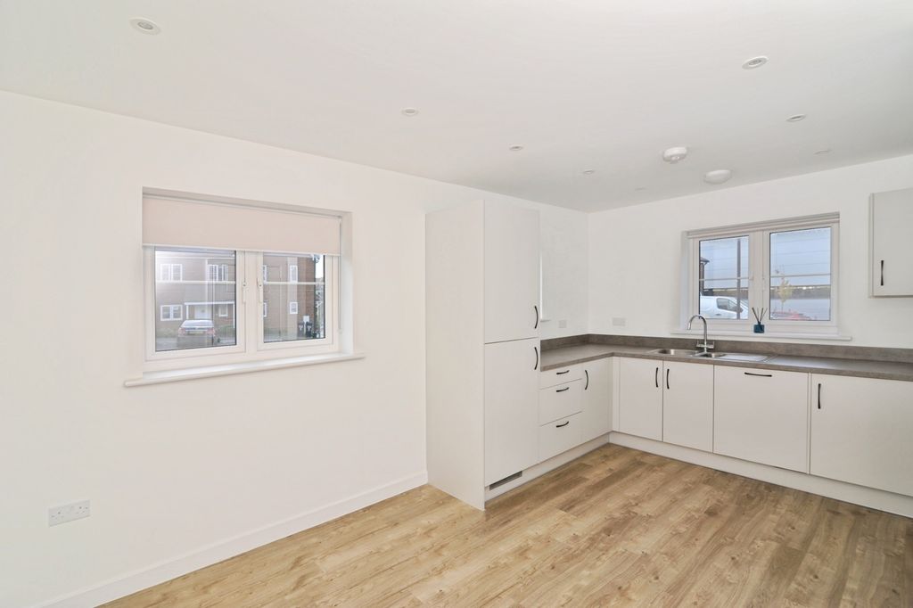 Property photo 3 of 16 Pbox-Img.Jpg