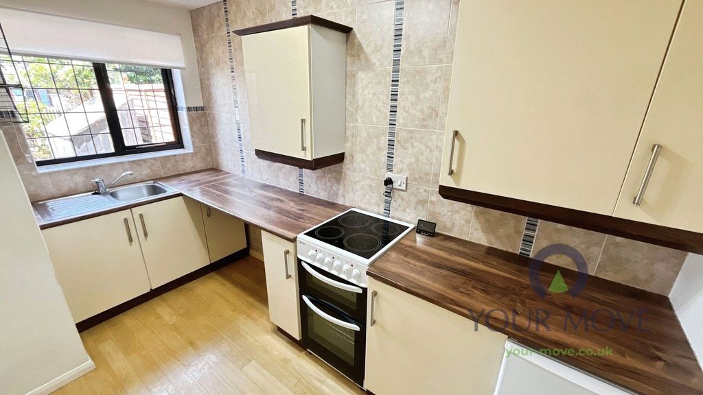 Property photo 2 of 12 Kitchen