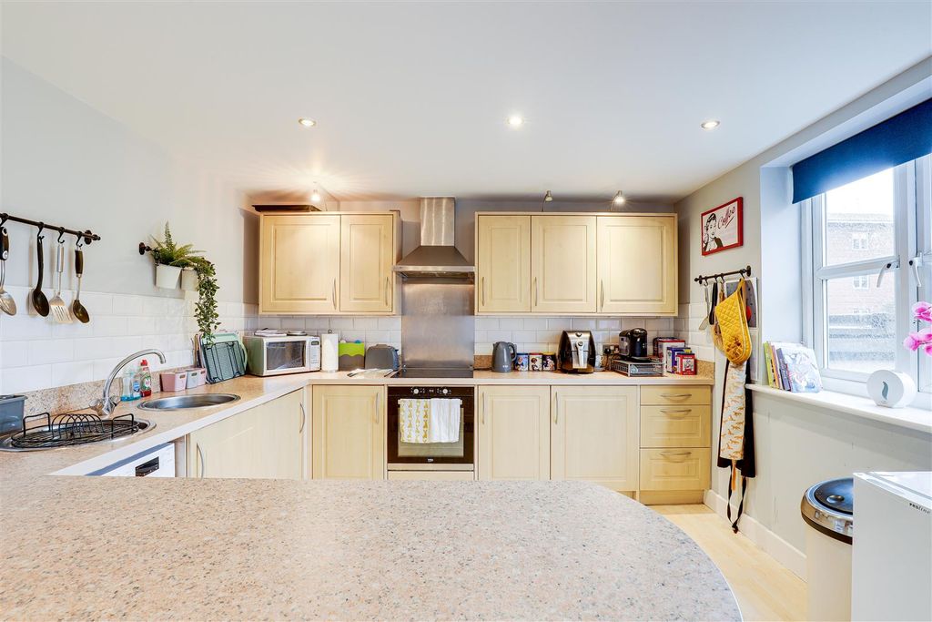 Property photo 3 of 16 Img_9782-Img_9786.Jpg